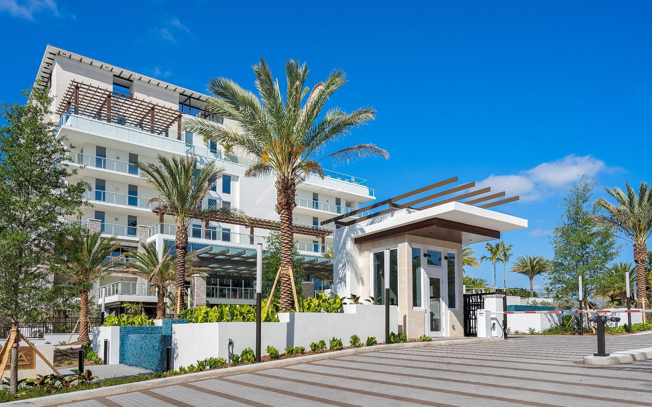 Boca Villas (Mizner Park) / Golden Triangle