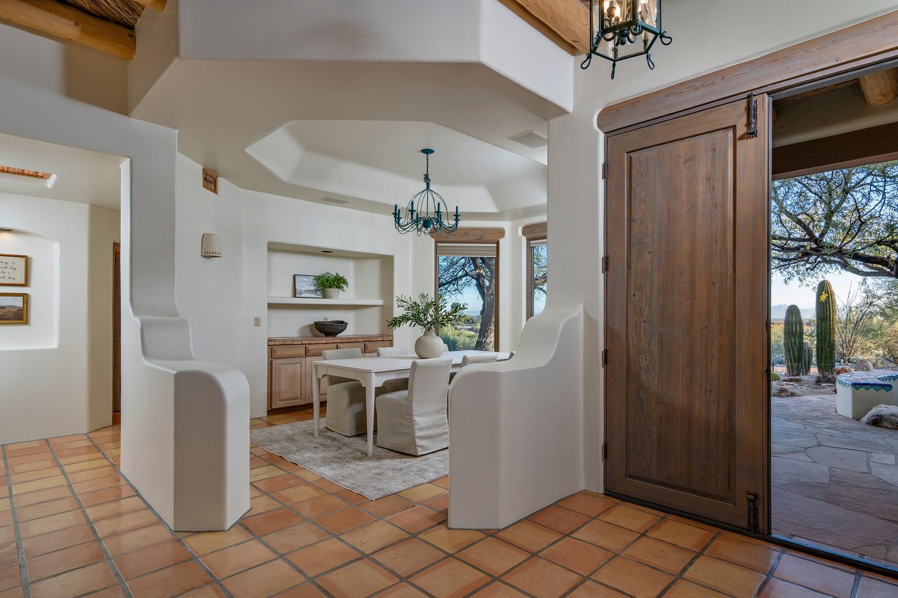 5115 N Corte De Catalonia