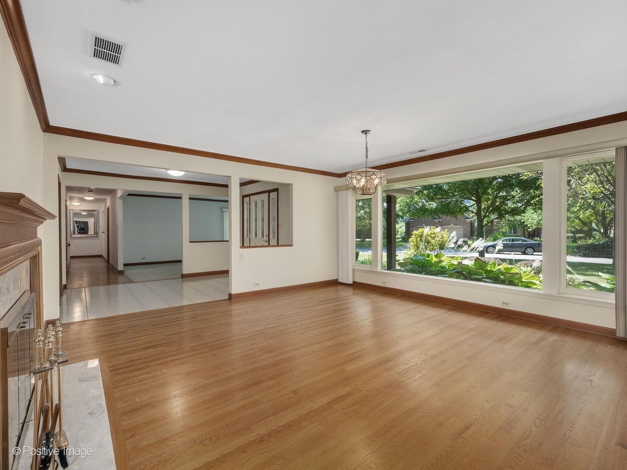659 Leslie Court in Carol Stream