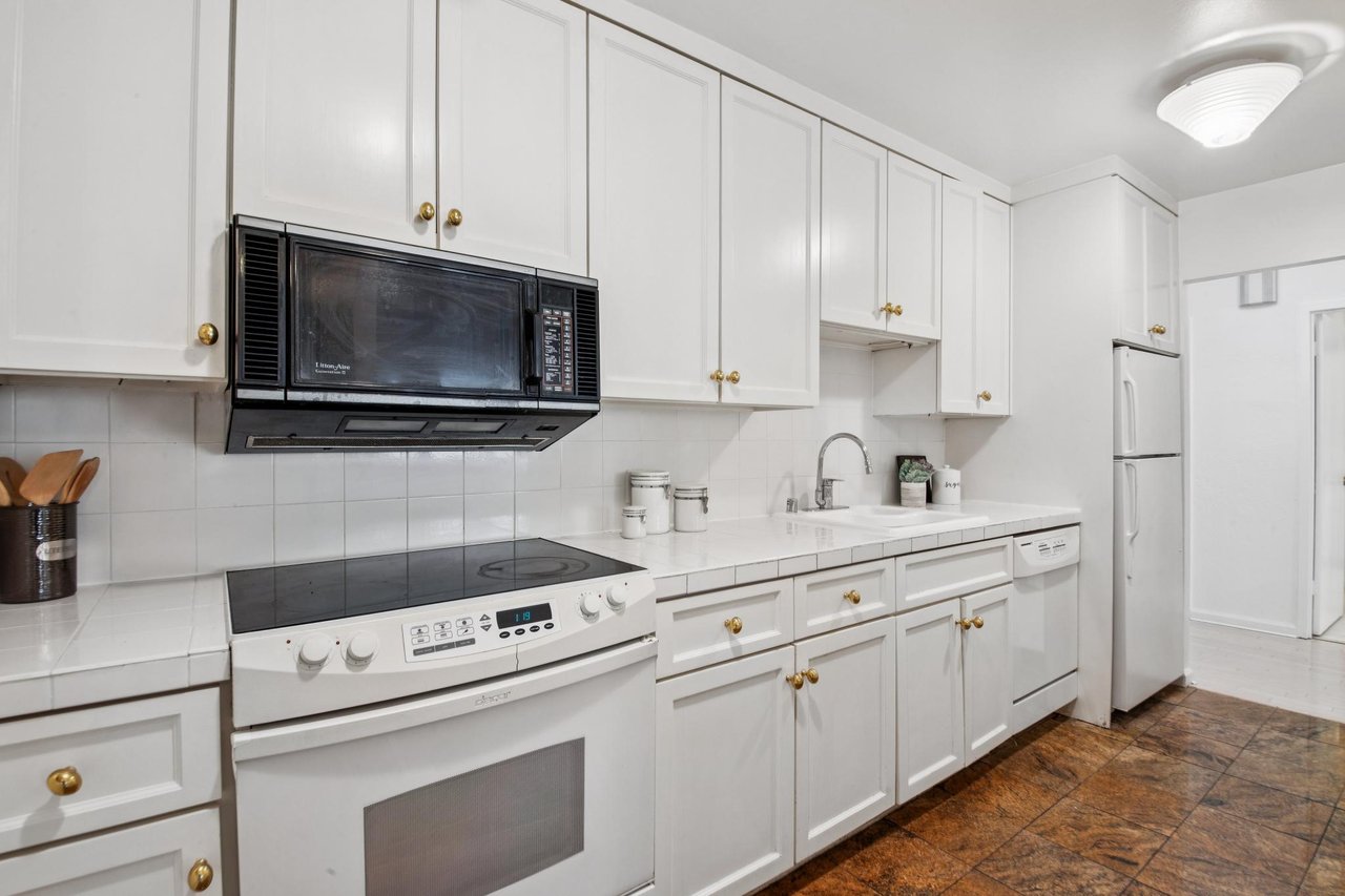 2040 Franklin St #605