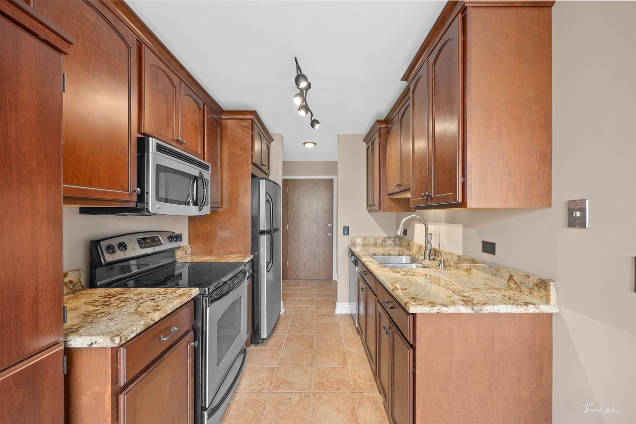 5950 OAKWOOD Drive Unit: 1D