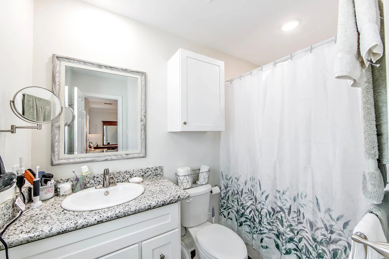221 Darwen Dr