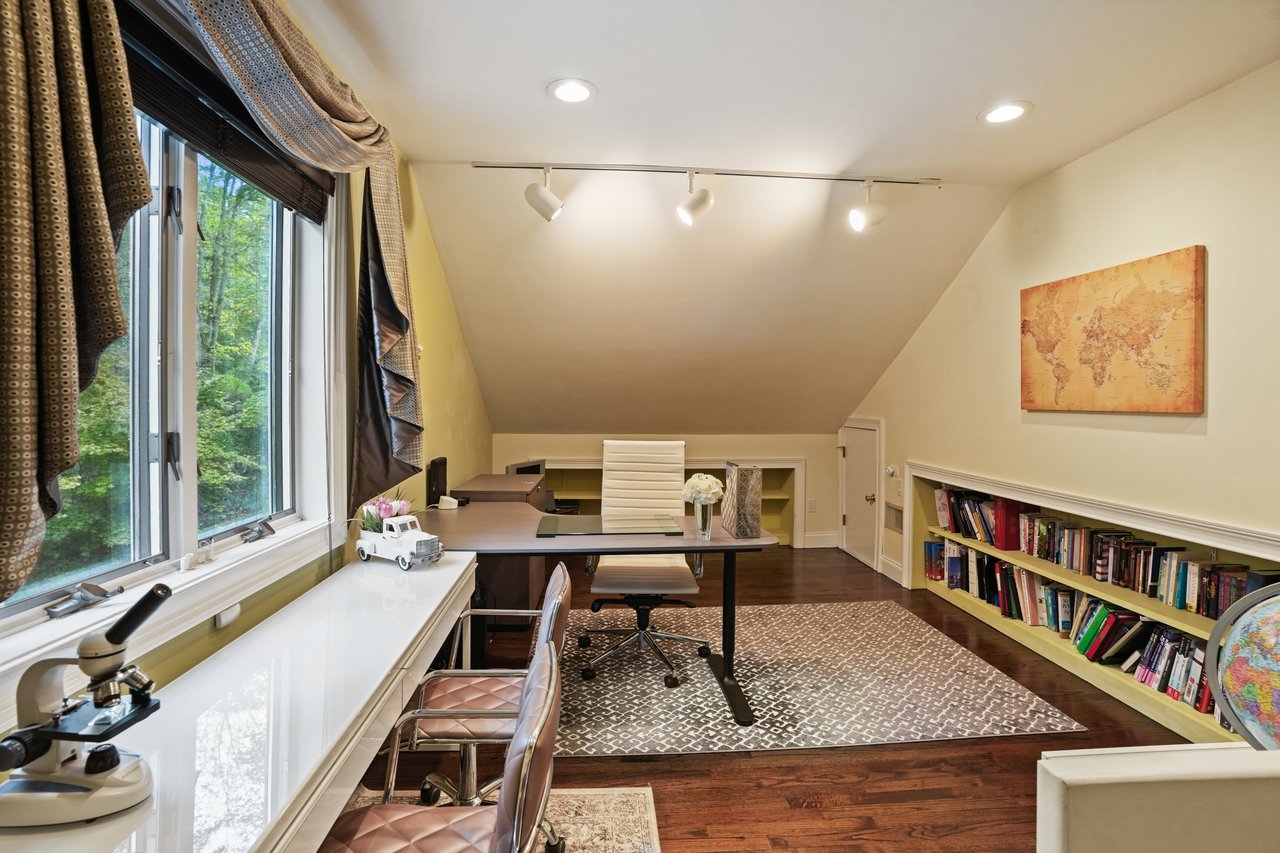 12 Logging Road