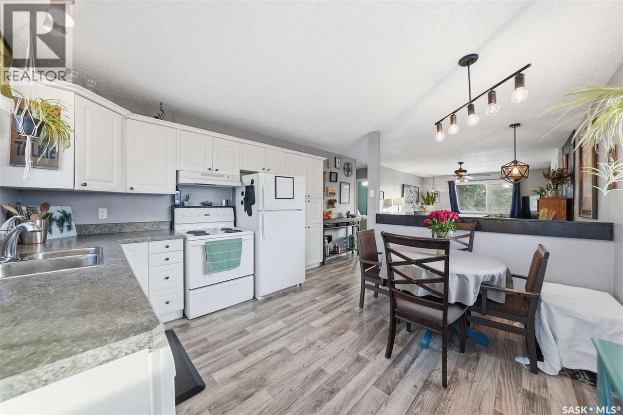 42 MacDowall CRESCENT