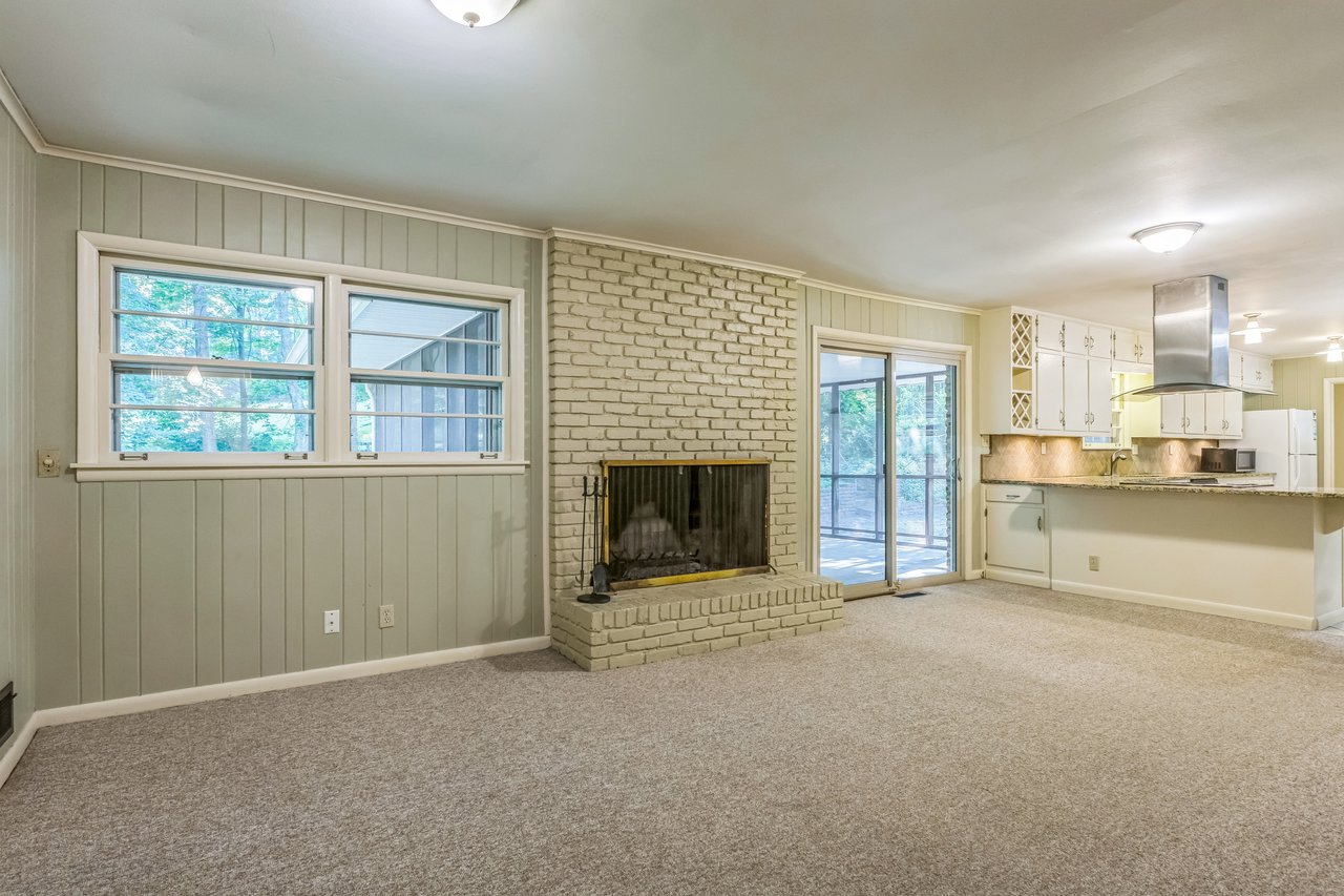 1646 Rainier Falls