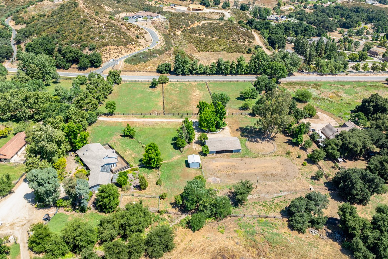 37797 Calle De Lobo