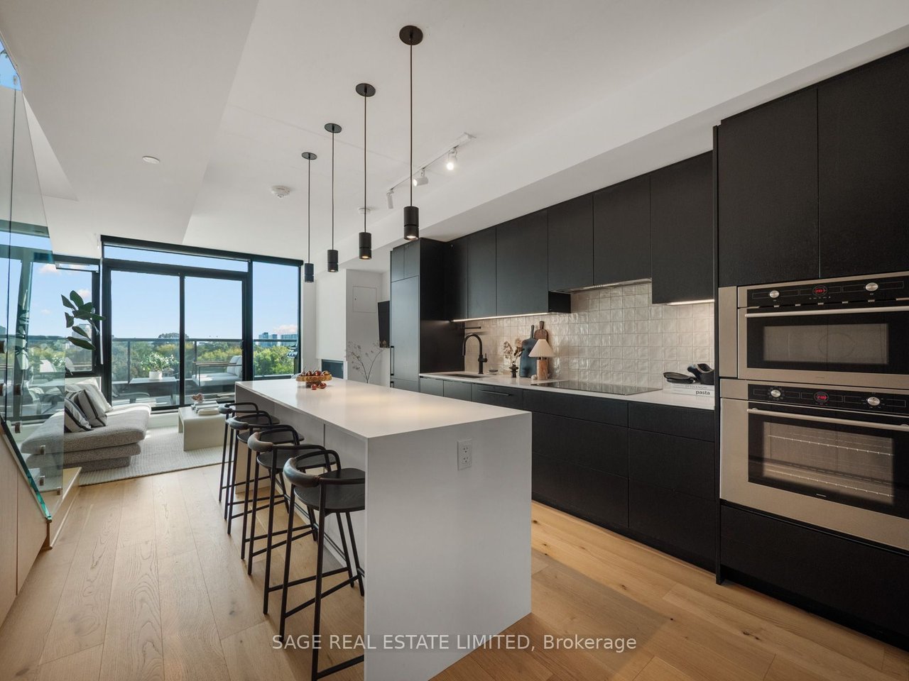 THE CARVALO ON COLLEGE PENTHOUSE