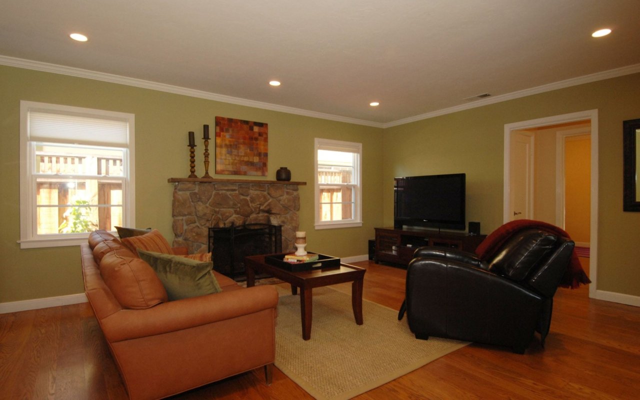 New White Oaks Listing! Open Sunday