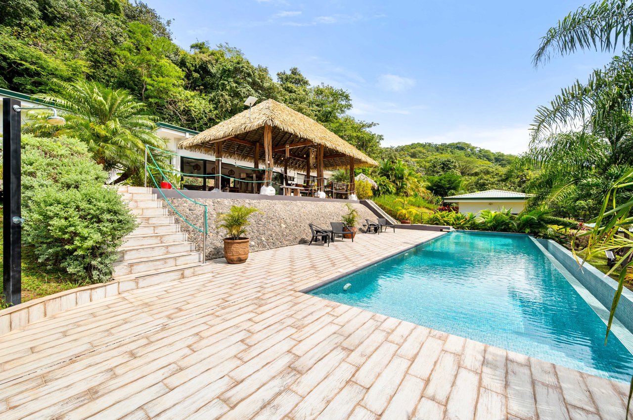 Mimi Lodge | Luxurious Mountain Retreat on 1.5 Acres Just 20 Minutes from Tamarindo