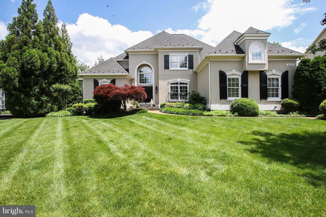 8322 Roxborough Lp