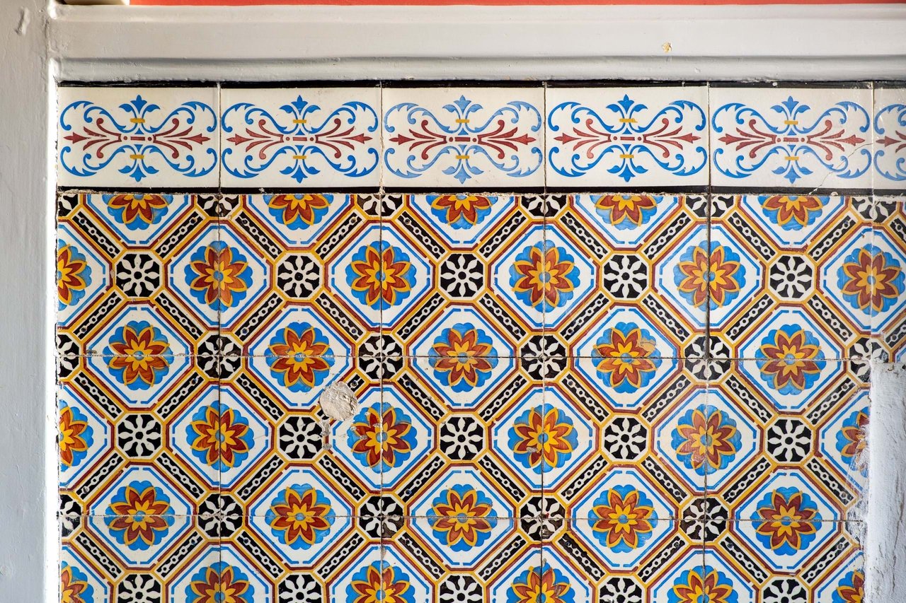 Historic Home for Restoration in Matosinhos, Porto – Prime Coastal Investment Opportunity