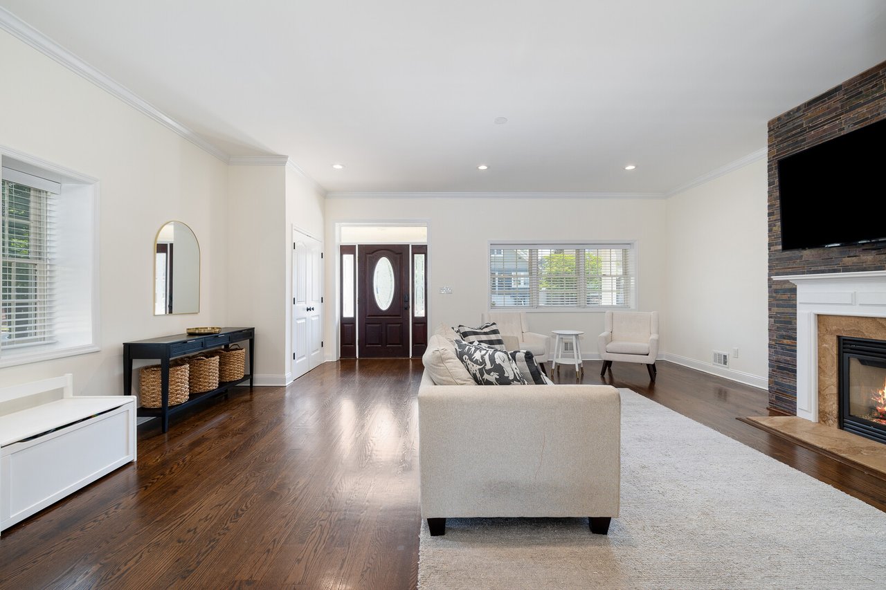 447 Forest Ave