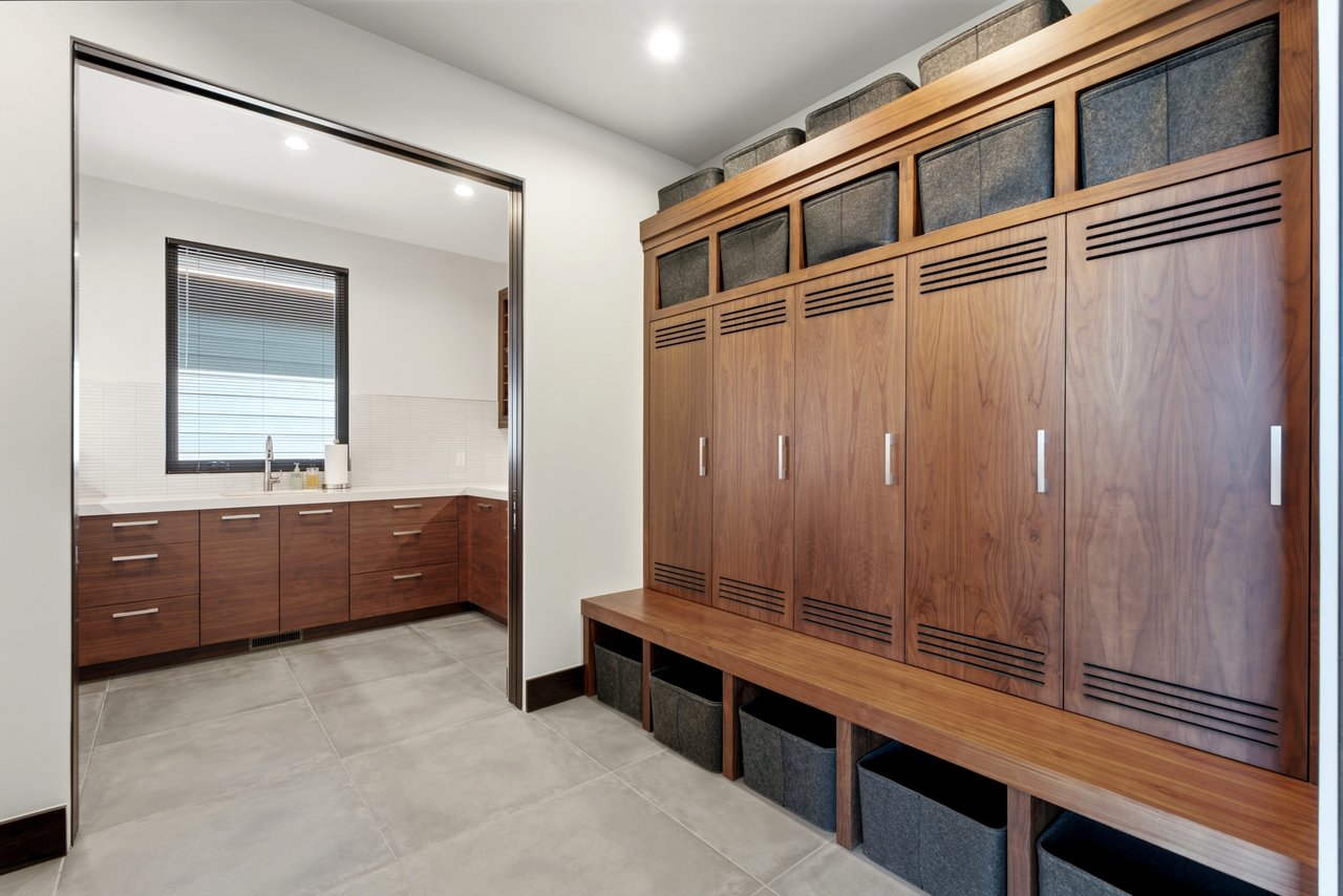 Top-of-Promontory Architectural Estate — Furnished & Turnkey - Front-Row Mountain Views