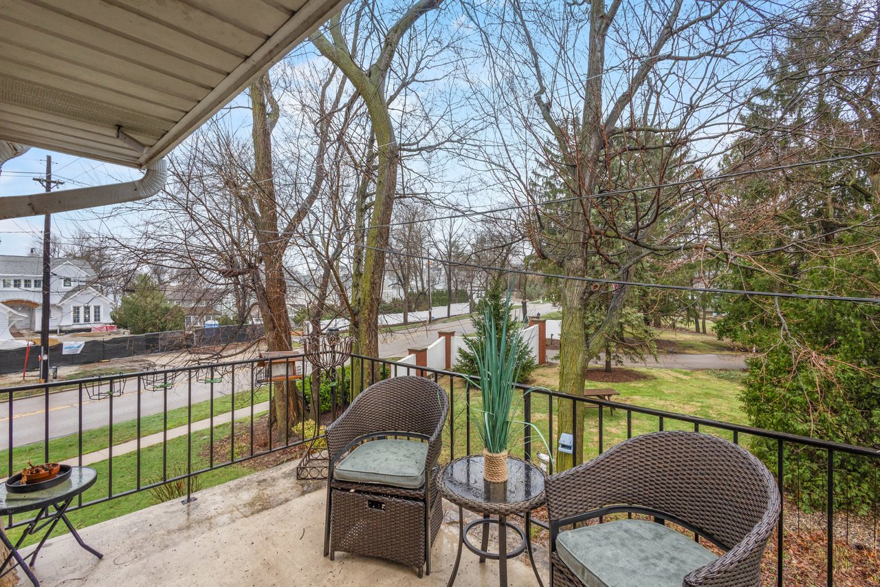 1305 W. Main St. Unit 202 Lake Geneva, WI 53147