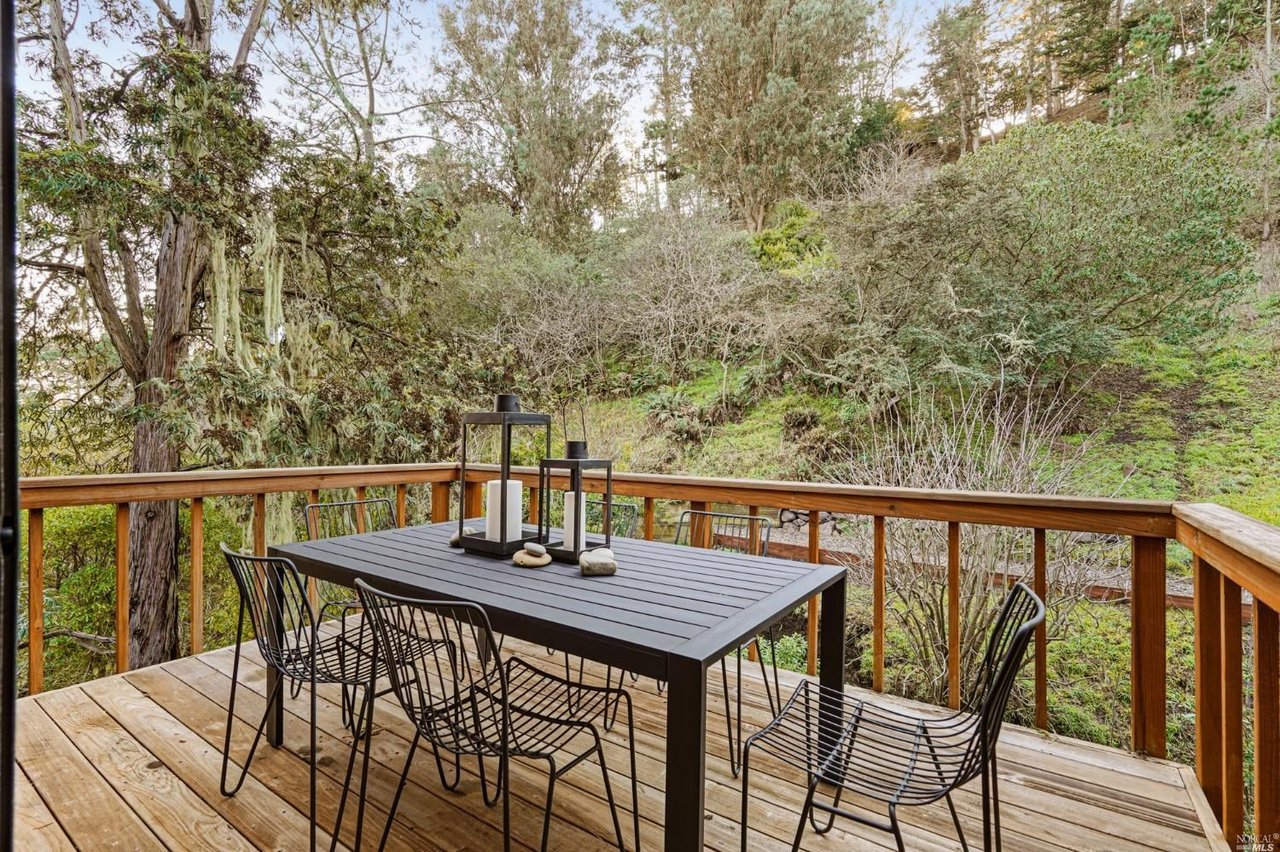 260 Sunset Way