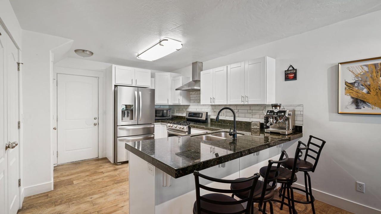 4475 S Lochnivar
