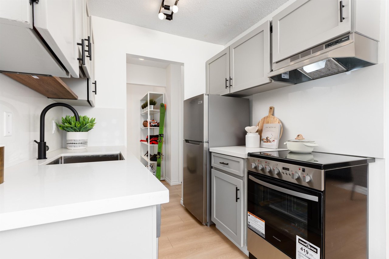 307 W 2nd St, #211