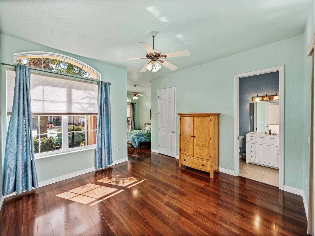 12333 WOODLANDS CIR