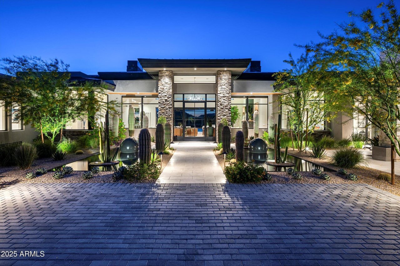 8328 E WHISPER ROCK TRL
