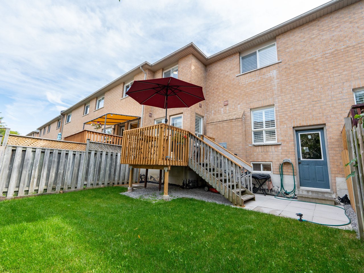 84 Grasslands Ave