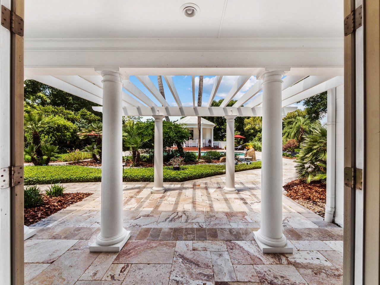 1750 Country Club Rd