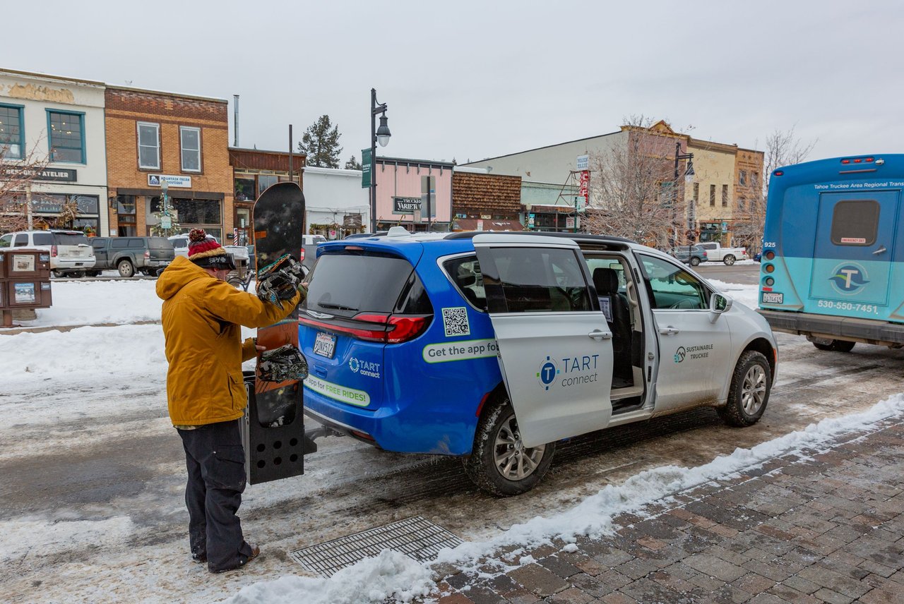 Free TART Connect shuttle in Incline Village providing eco-friendly and convenient transportation for residents and homebuyers in Lake Tahoe.