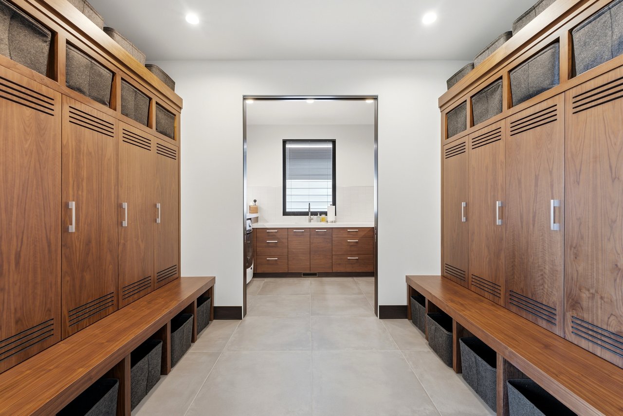 Top-of-Promontory Architectural Estate — Furnished & Turnkey - Front-Row Mountain Views