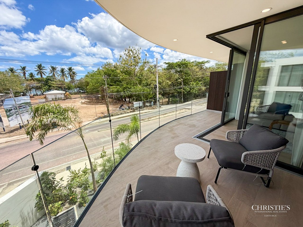 Mono Luxe Unit #17 — Three-Bedroom Residence