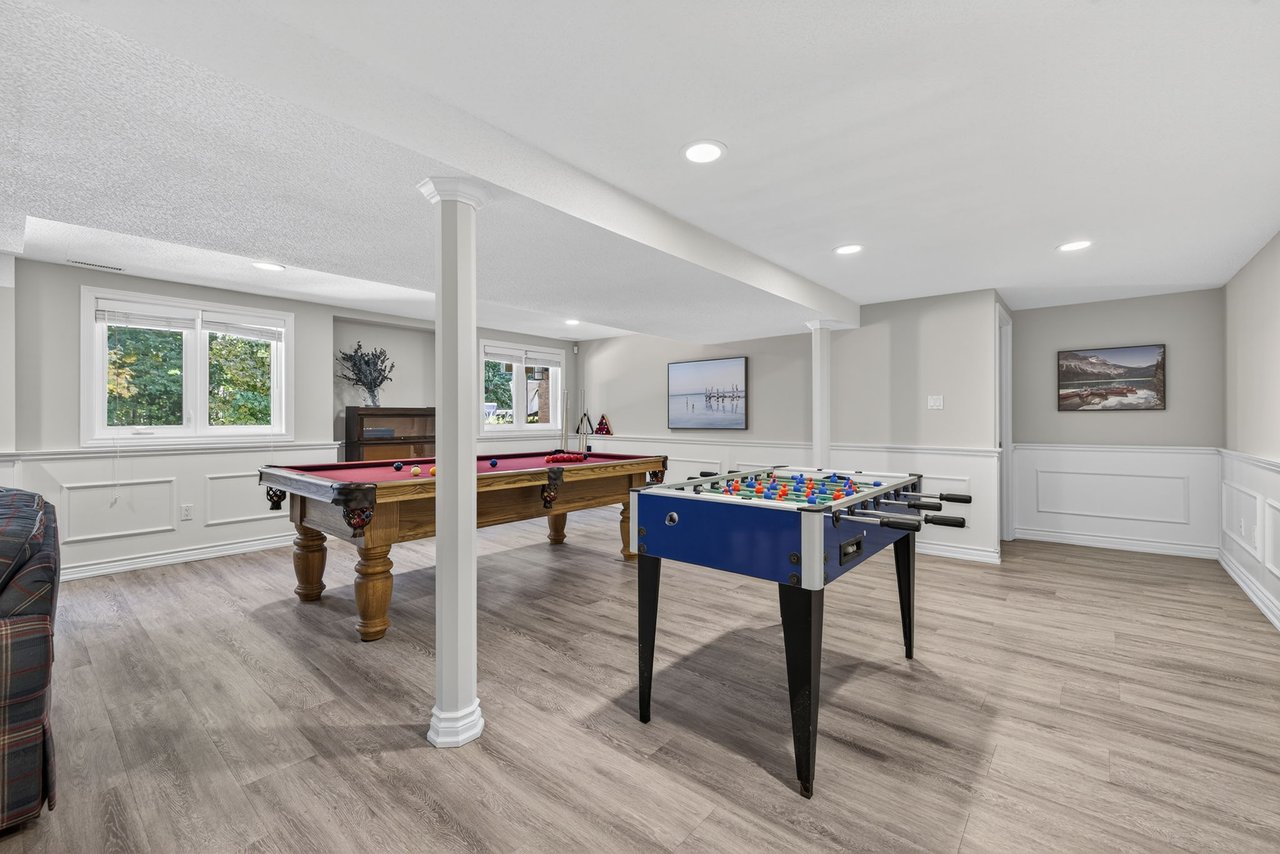 6 Falling Leaf Crt, Aurora