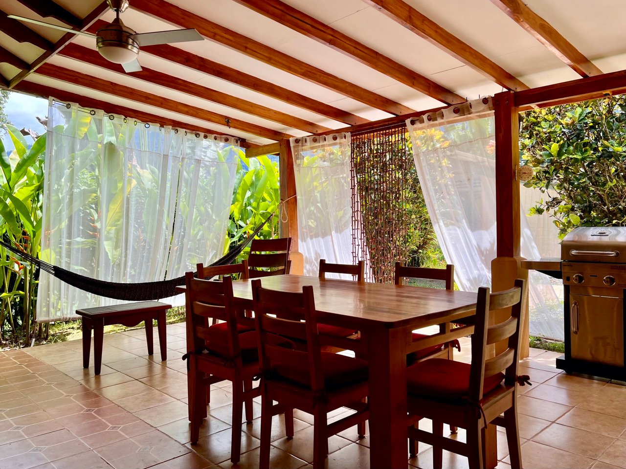 Peaceful 2-Bedroom Home in a Lush Garden in Ojochal