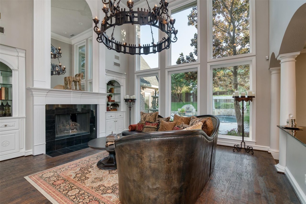 Exquisite Estate On 2.5 Acres - Heath, TX