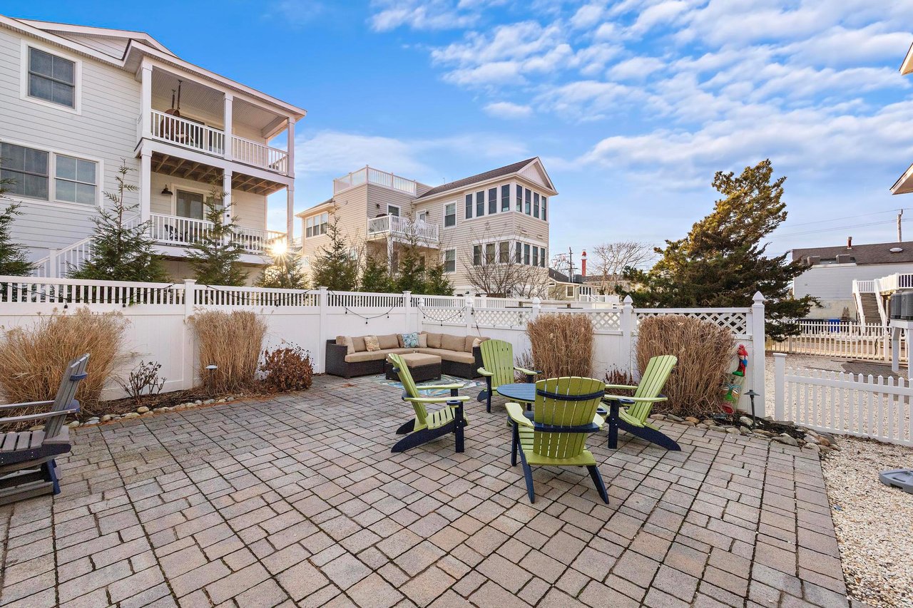 216 Taylor Ave, 2nd Floor Unit