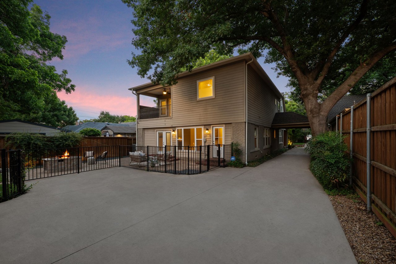 1119 N Winnetka Avenue
