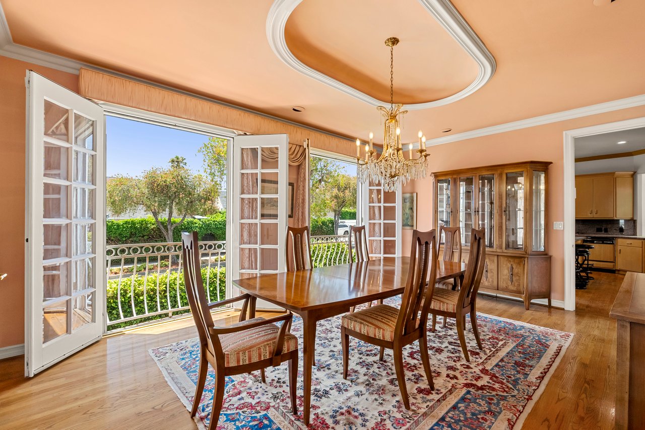 201 N Palm Dr, Beverly Hills