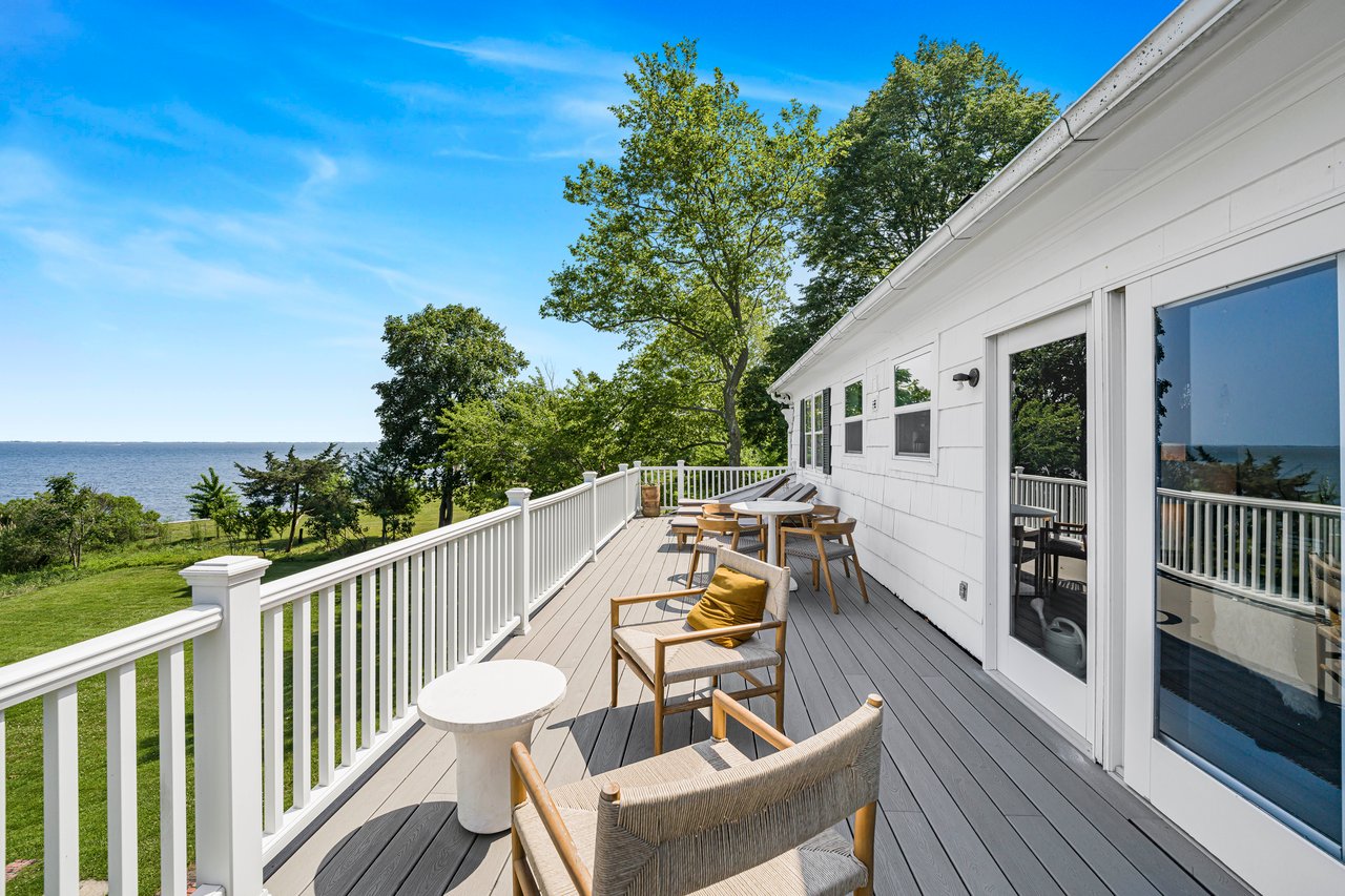 AN ELEGANT WATERFRONT ESCAPE