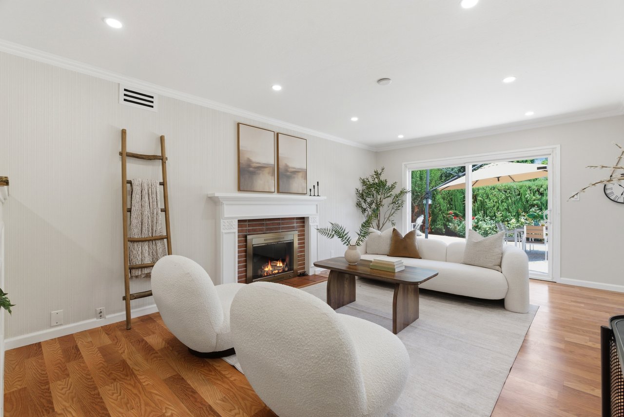 2101 Leon Drive