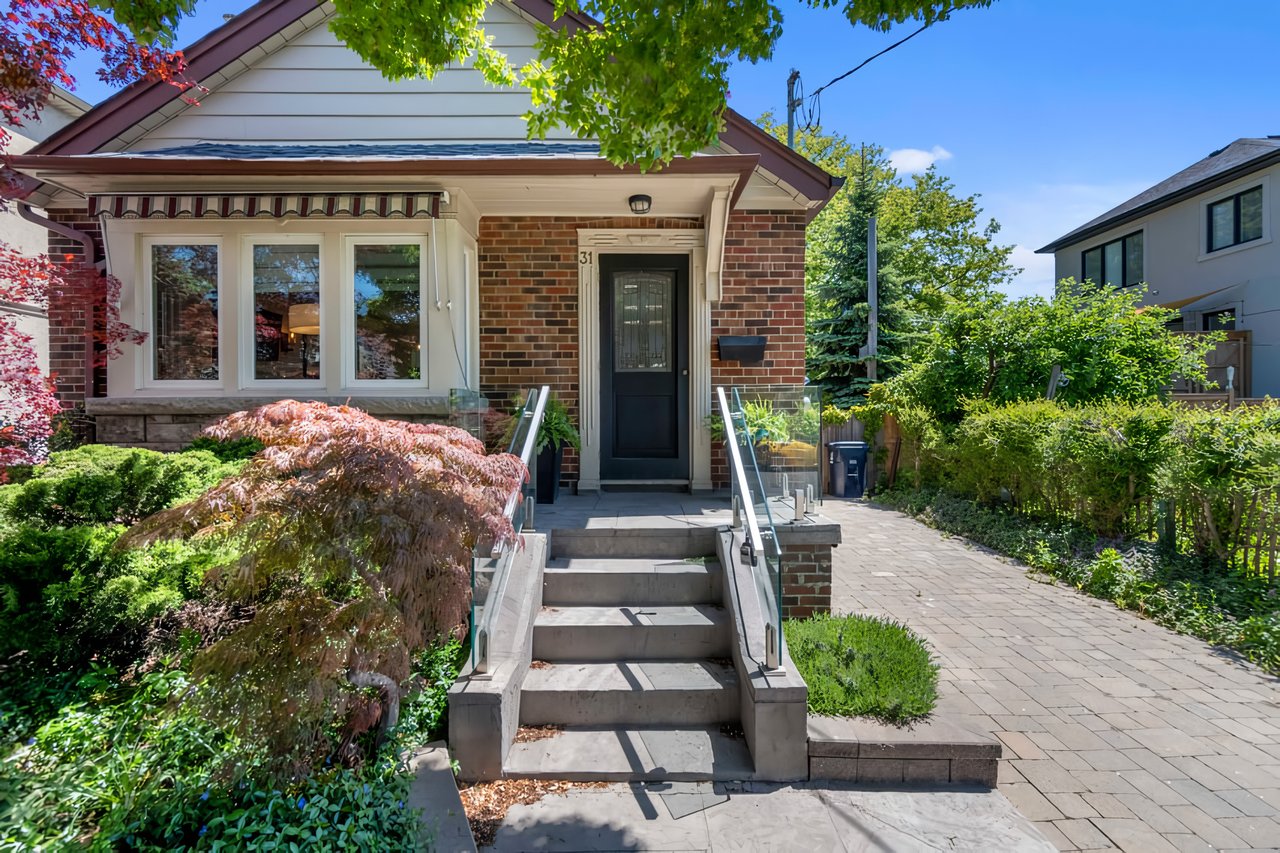 31 Roblin Avenue