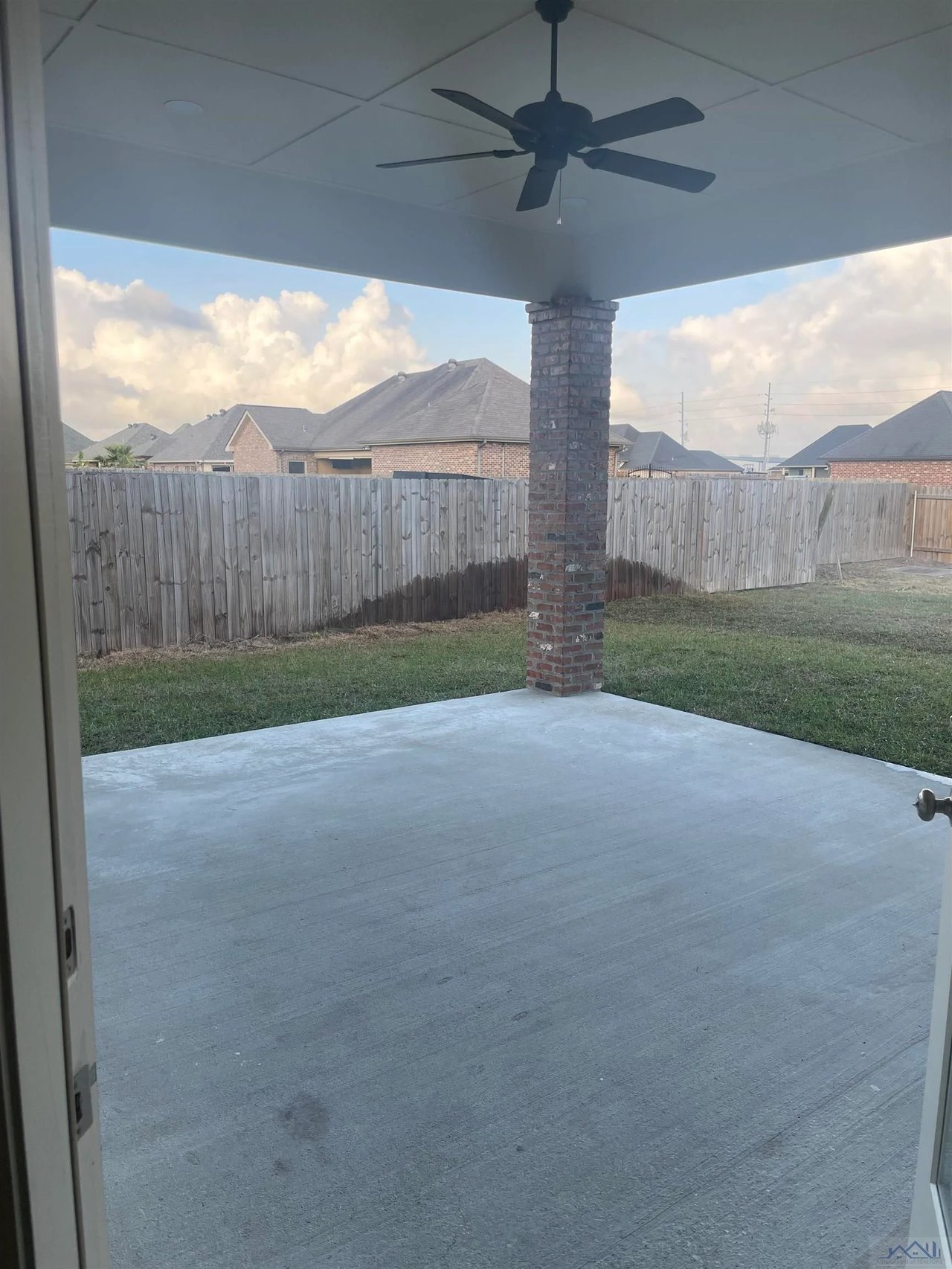 351 Ravensaide Dr