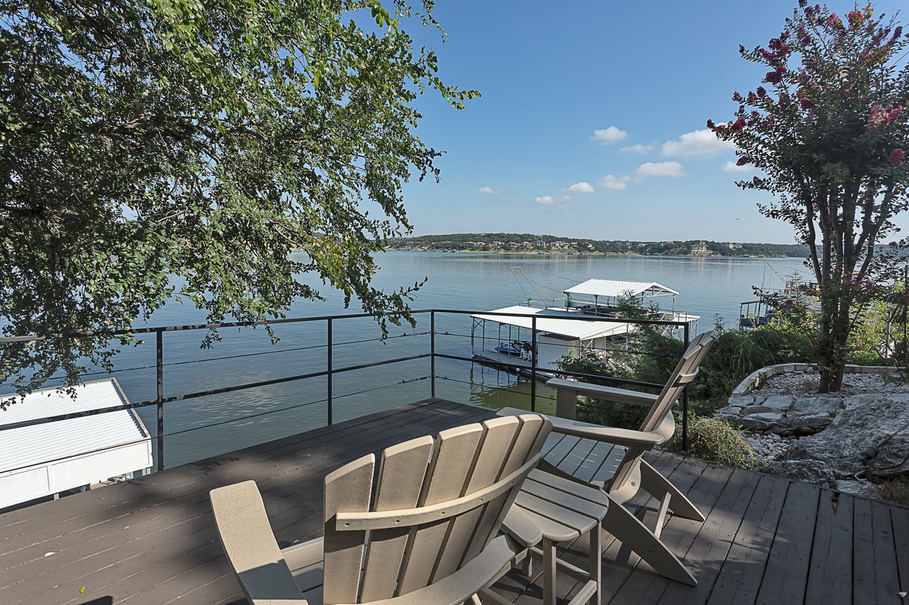 Iconic Lakeway Waterfront