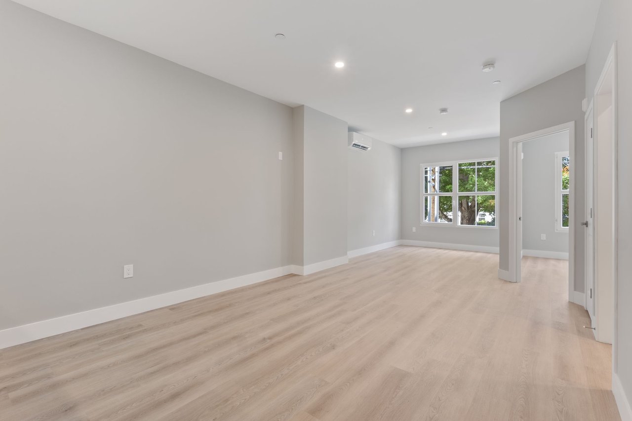 298 Main Street, 2E