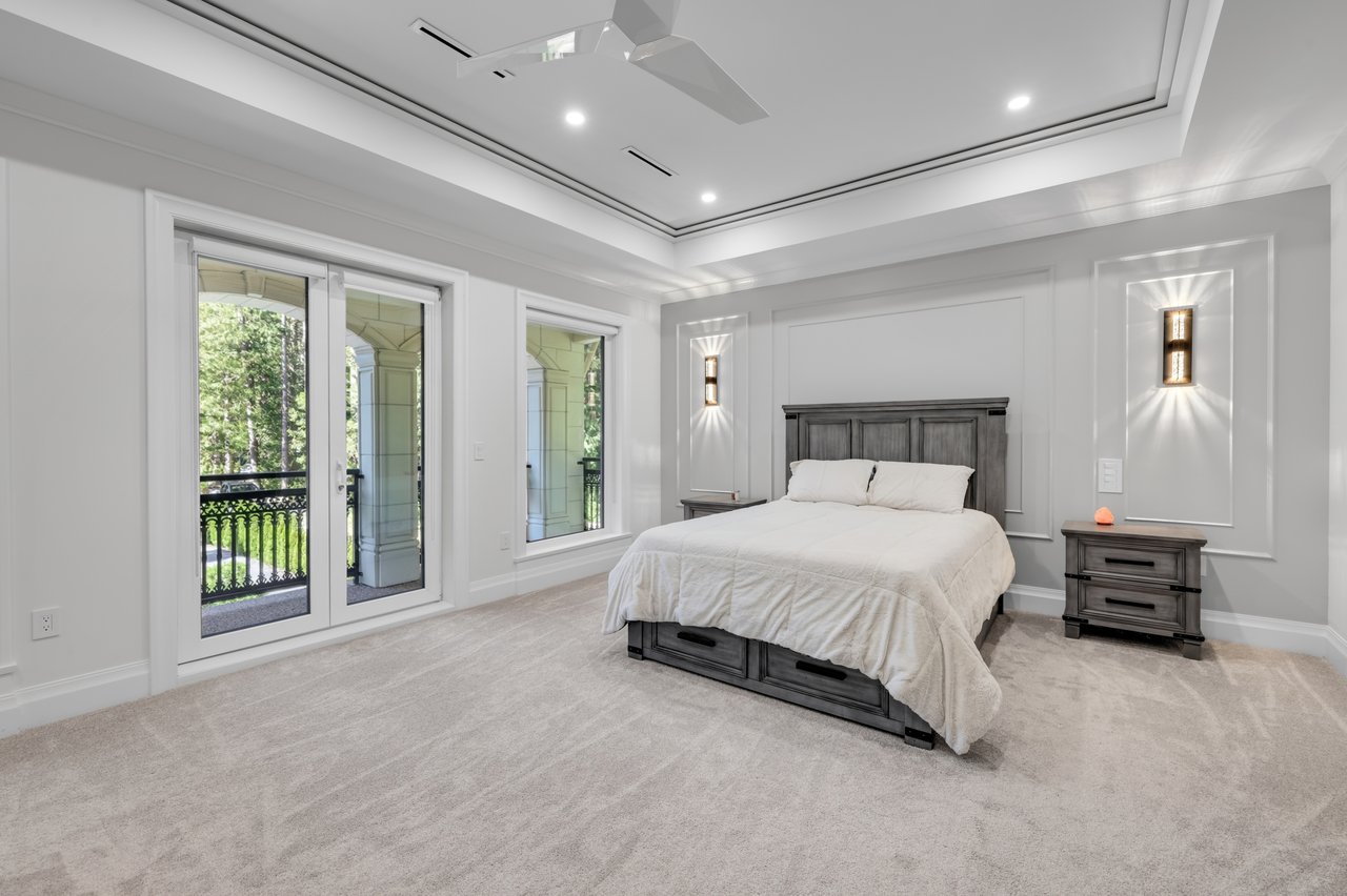 2.5 Acre Luxury Estate