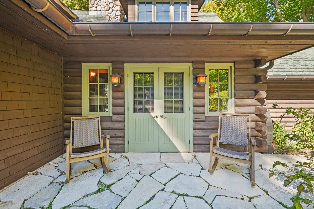 14657 Lakeshore Road