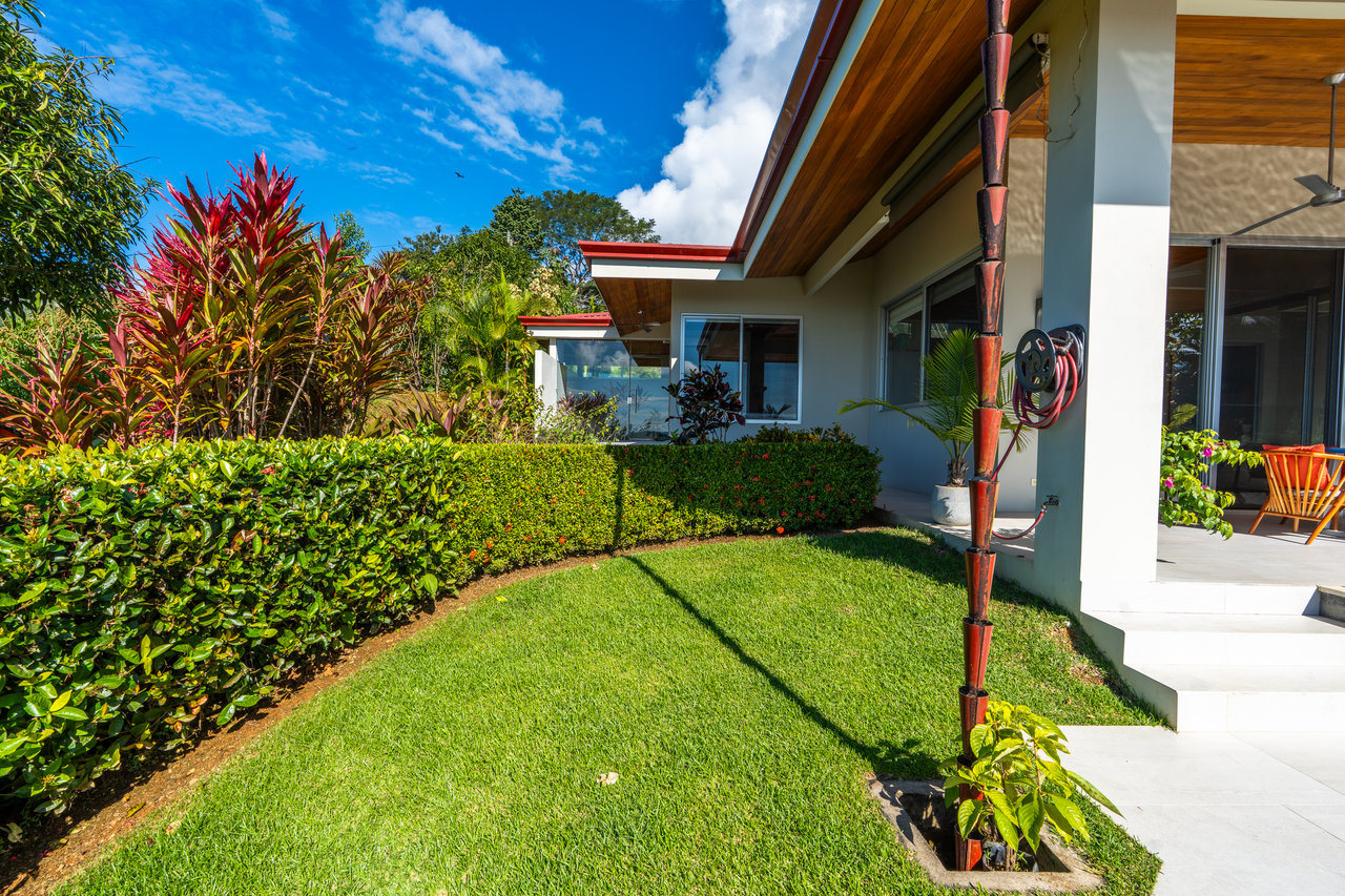 Blue Horizon – luxury ocean-view home in Ojochal, Costa Rica