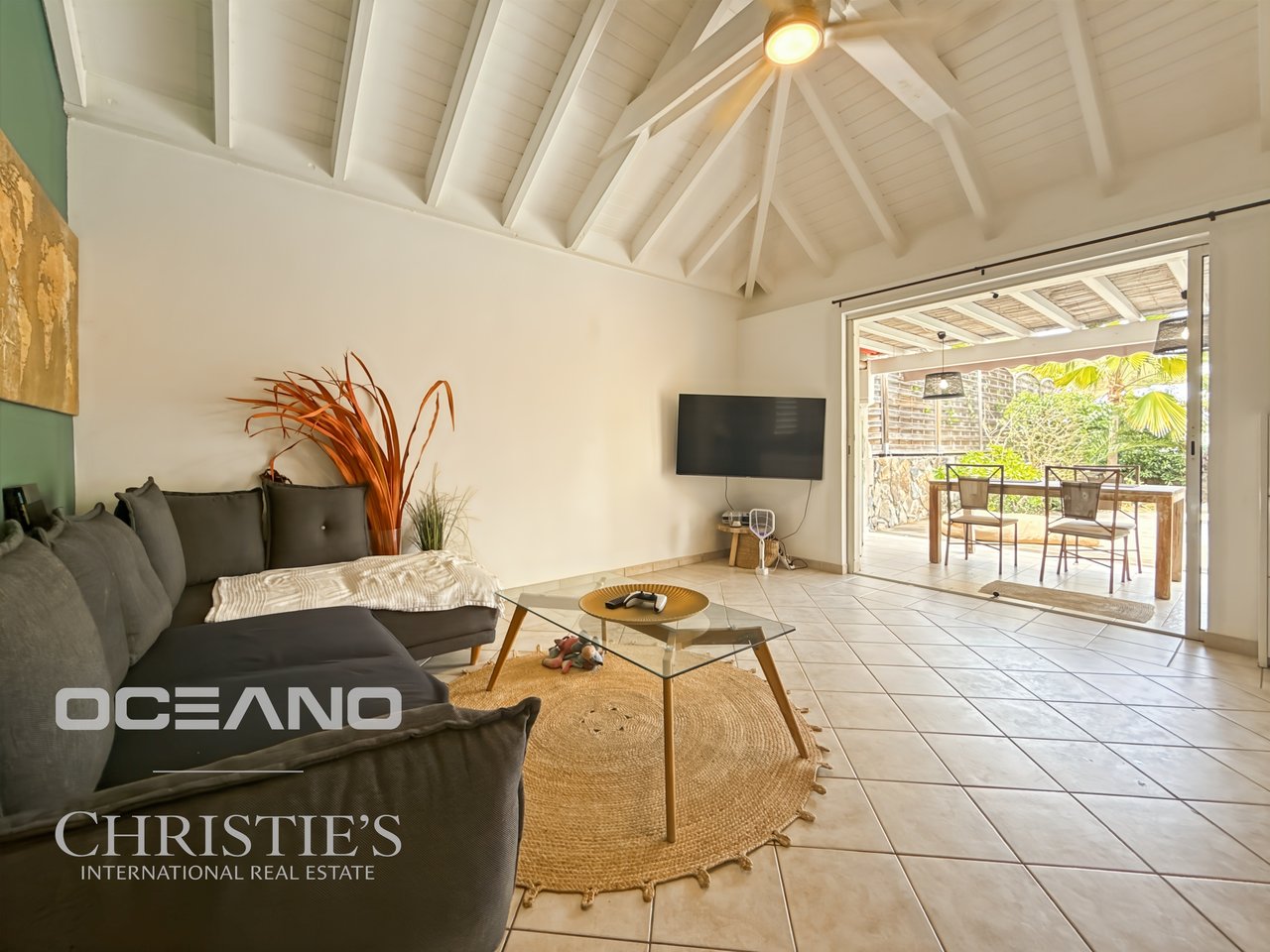 EXCLUSIVE - 2 bedrooms Townhouse with a pool
