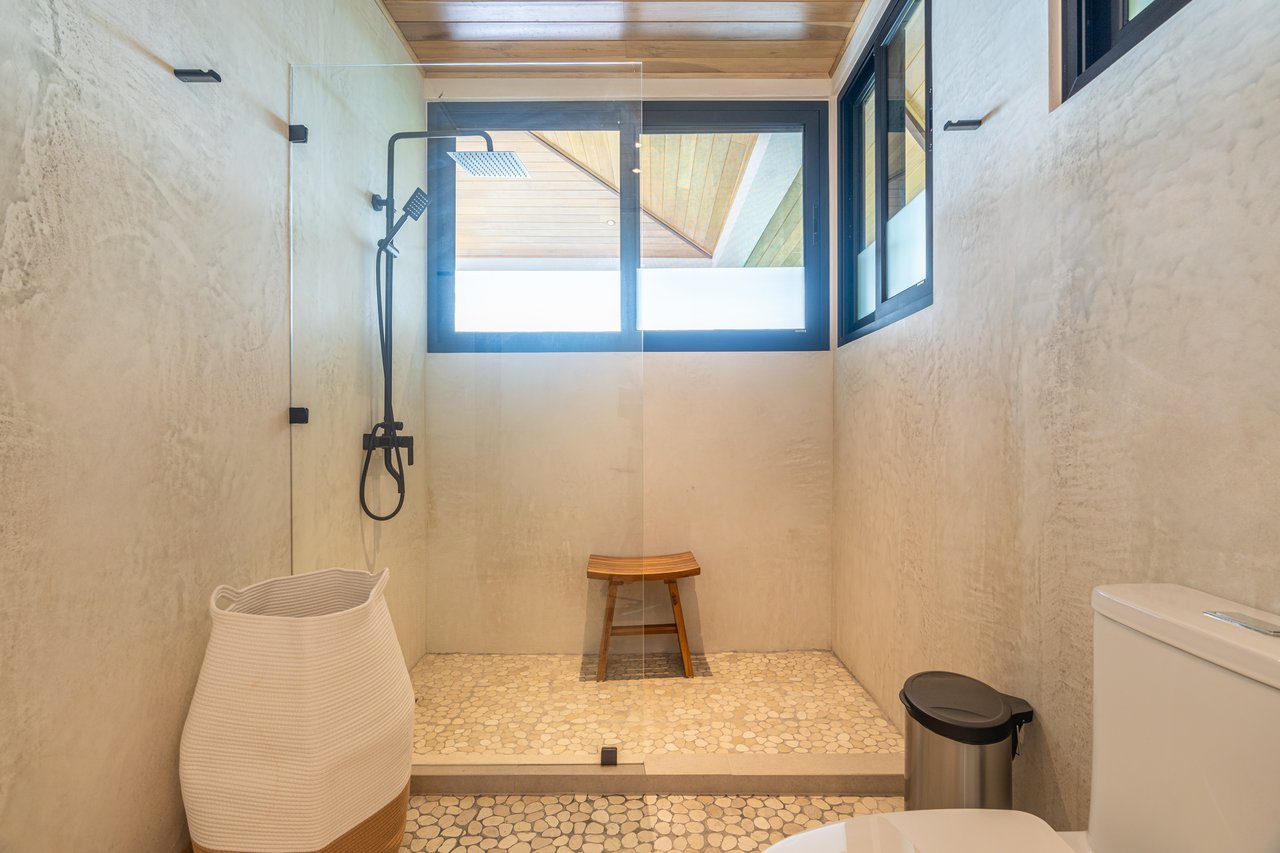 Casa Amarilla – Oceanfront Luxury Meets Sustainable Living in Tres Rios