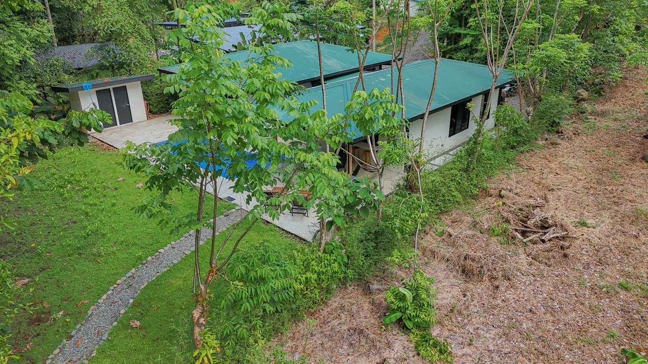 Rainforest Home with River, Jungle Trails & Pool in Ojochal