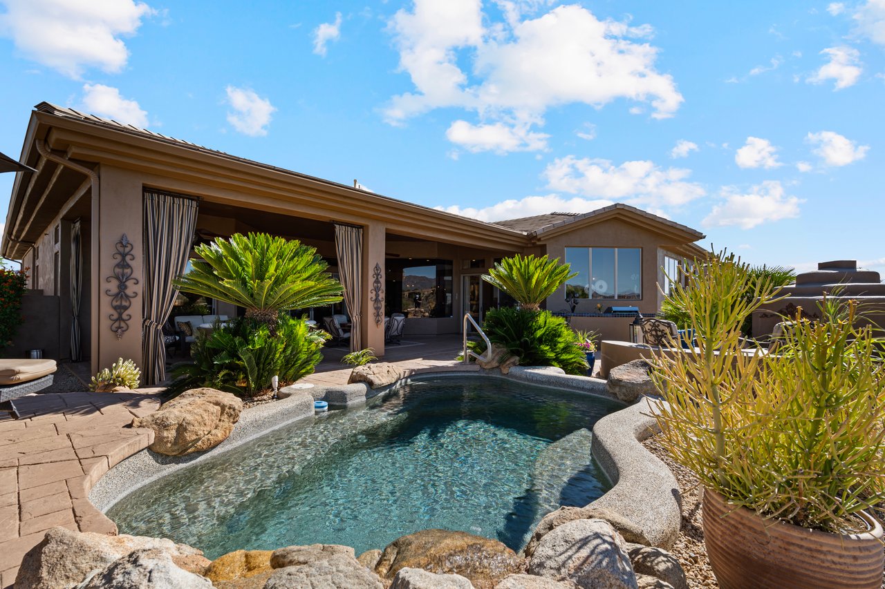 9812 E ROADRUNNER Drive