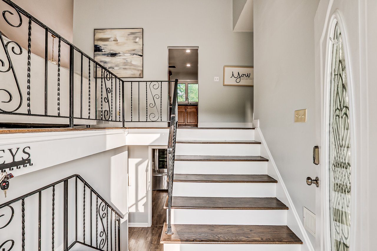 12 Sherry Rd
