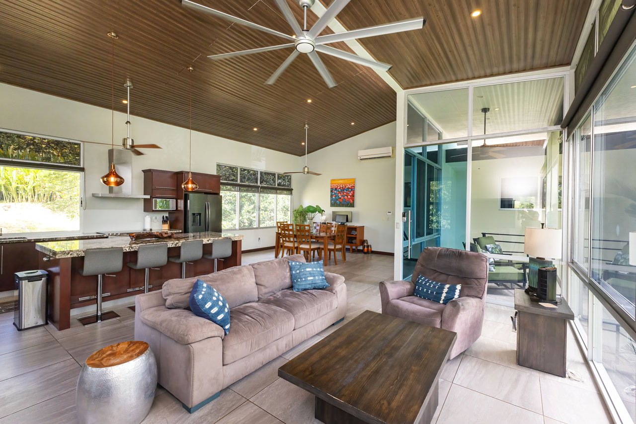 Casa Del Lago With Guest Apartment 