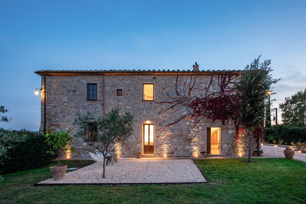 Country Luxury Home For Rent in Valdorcia